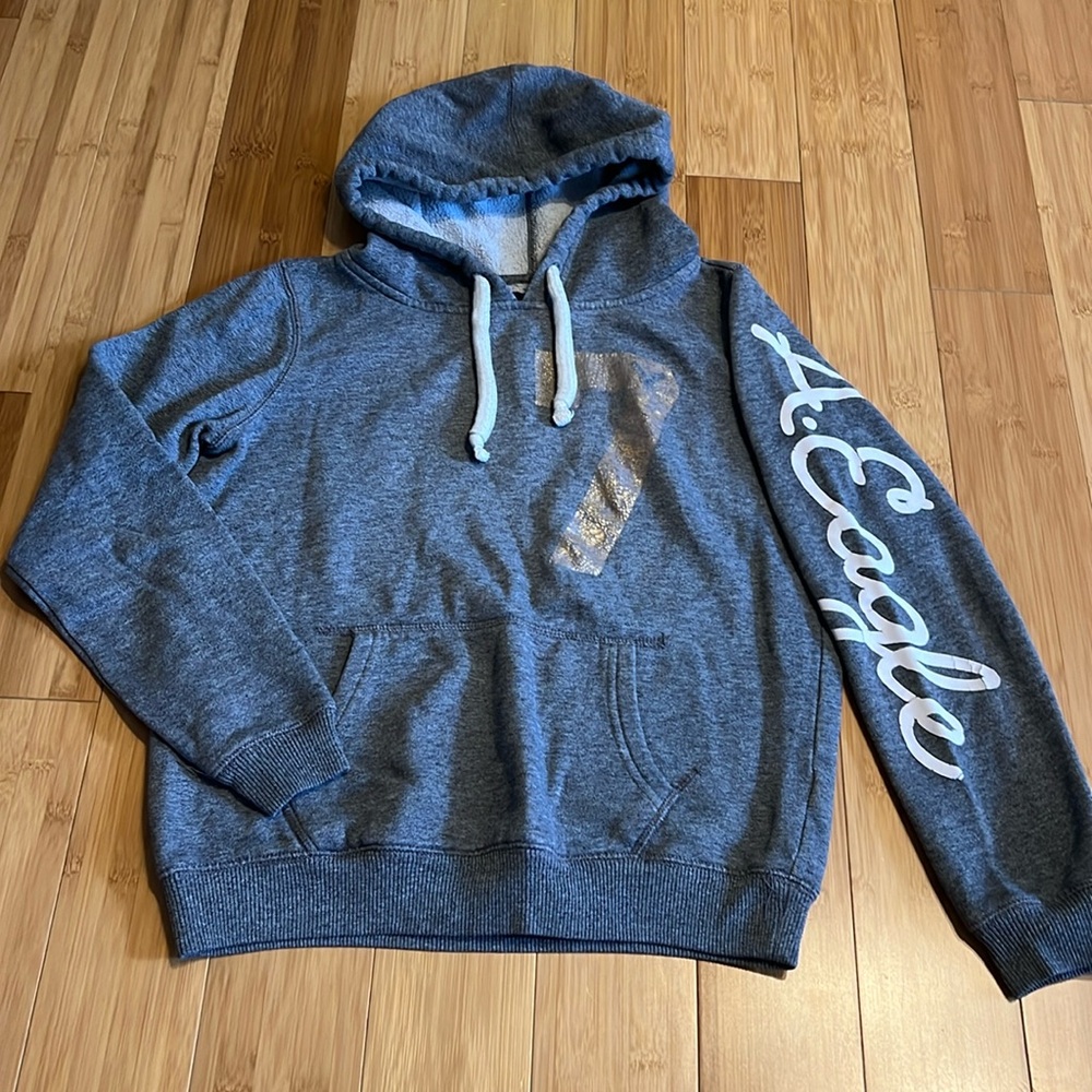American Eagle Outfitters sweatshirt size small.